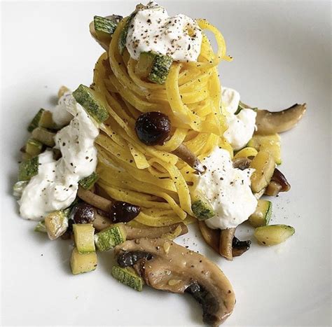 Tagliatelle Con Funghi Zucchine E Stracciatella Virginia Fabbri La Vongola Verace