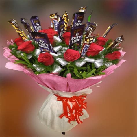 Red Rose & Chocolate Bouquet - Maaliondoor