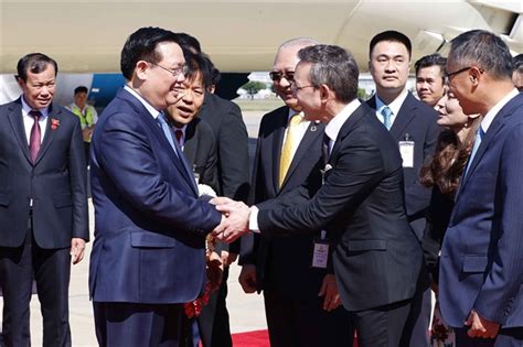 Top legislator arrives in Bangkok, beginning official visit to Thailand