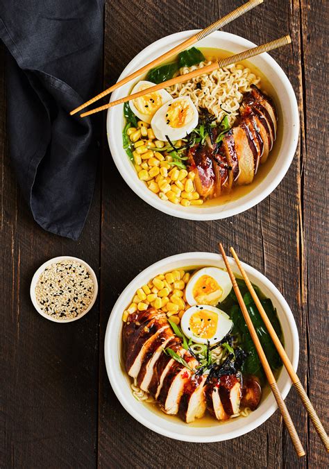 Soupe ramen au poulet au miel épicé Trois fois par jour