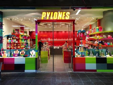 Pylones | Shopping in Louvre, Paris