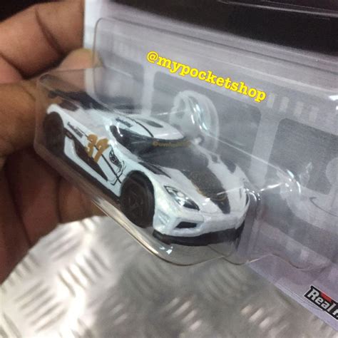 Hot Wheels KOENIGSEGG AGERA R Hotwheels Replica Entertainment Gumball Hobbies