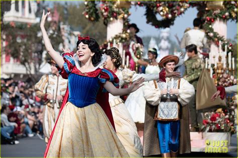 Disney Parks Magical Christmas Day Parade Hosts Performers