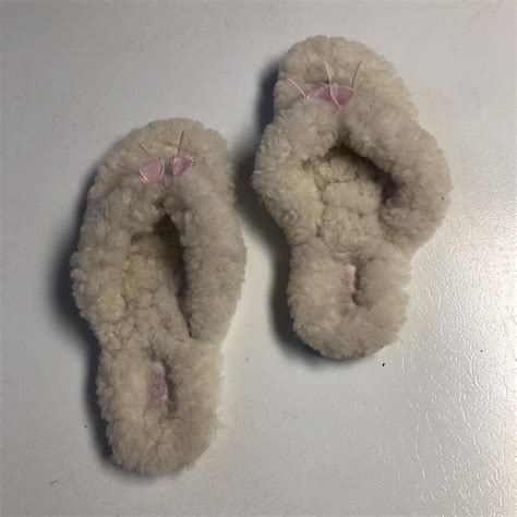 Pink bow Fuzzy Ugg flip flops💗🎀💗 Super cute Ugg flip... - Depop