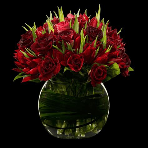 Perfect Lavish Red Tulip bouquet order online | Same day delivery