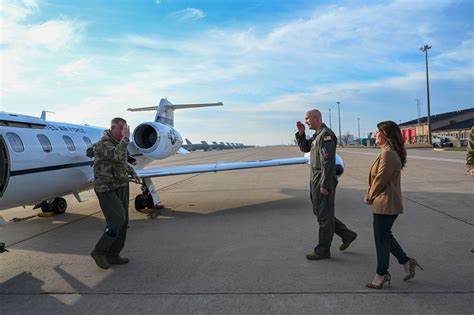 Amc Commander Recognizes Altus Afb Airmen For Oar Contributions Altus