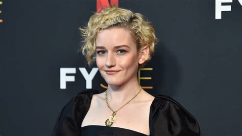 Julia Garner Net Worth - Live Info News