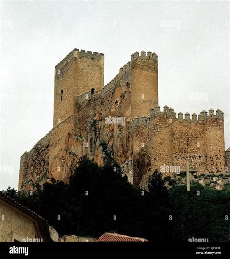 Castillo De Almansa Situado En El Cerro Del Aguila Castillo De Origen