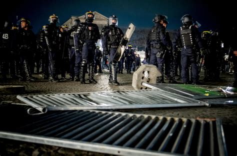 FRANÇA PROTESTES Noves mobilitzacions a França contra la reforma de