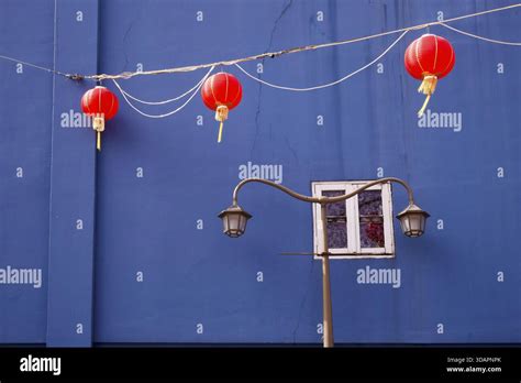 scenic architecture fragment  singapore chinatown  red lanterns