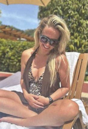 Hot Sexy Monique Smit Bikini Pics