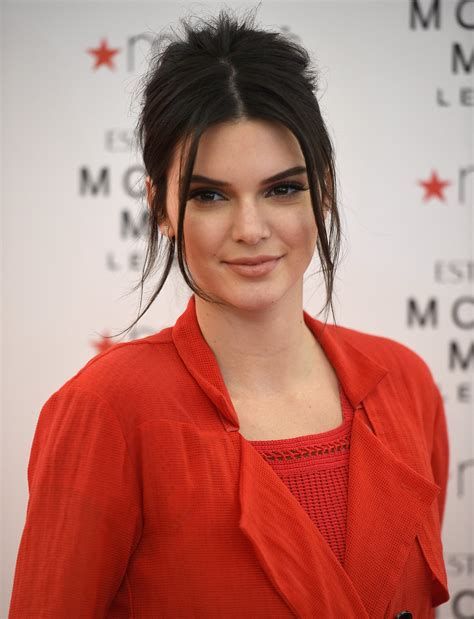 Kendall Jenner With Acne | POPSUGAR Beauty