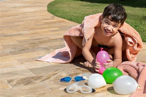 Brincadeiras com água - 5 Sugestões refrescantes para dias quentes