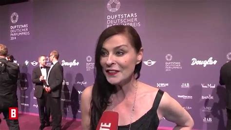 BUNTE TV Lisa Stansfield verrät ihr Schönheitsgeheimnis YouTube