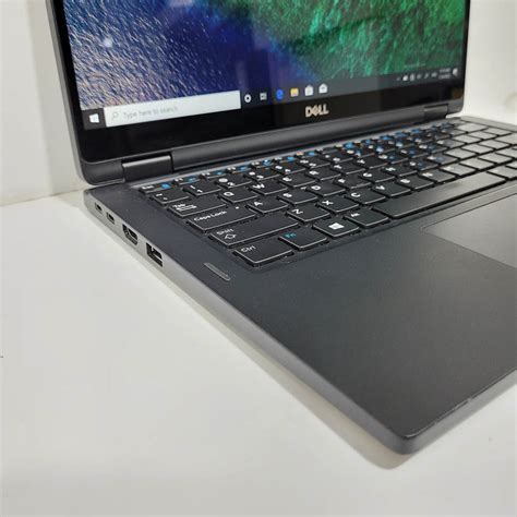 لپ تاپ استوک Dell Latitude 7390 2 In 1 لمسی 360 درجه پردازنده I7 نسل ۸ به روز دیجی