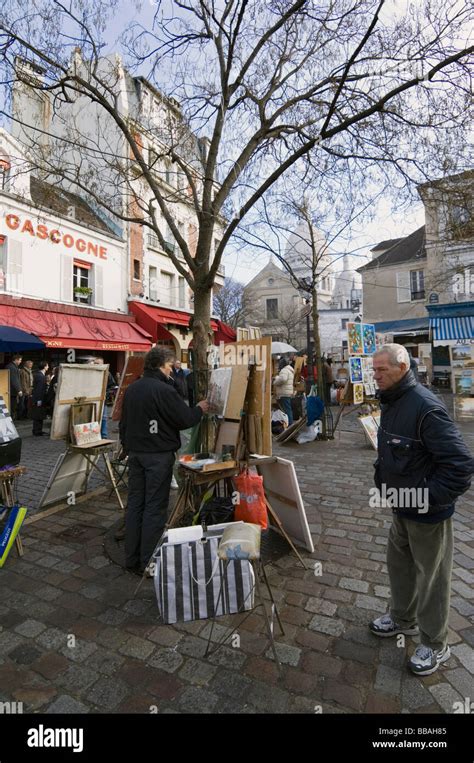 Montmartre famous artists square in hi-res stock photography and images ...