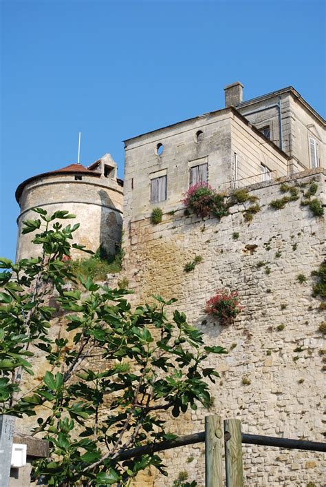 Bourg remparts5P Macouillard Grand Cubzaguais Communauté de communes