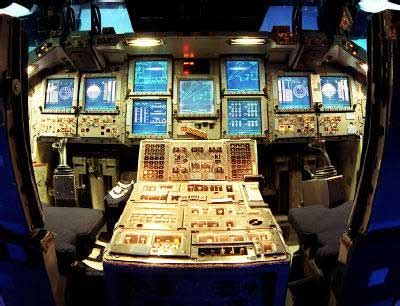 Space shuttle cockpit view high res - kopolfrog