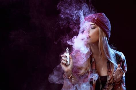 Pin On Sexy Vape Girls