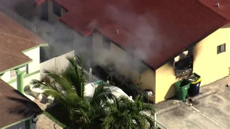 Firefighters Extinguish Apartment Fire In Dania Beach Wsvn 7news