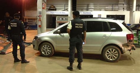 G1 Em Boa Vista Assaltantes Abandonam Carro Roubado Em Posto