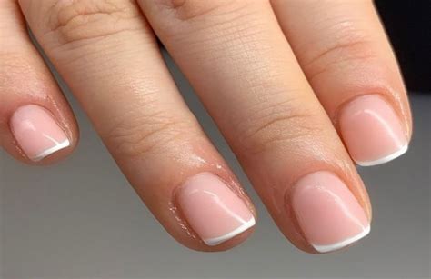 Micro French Manicure La Nuova Tendenza Minimalista