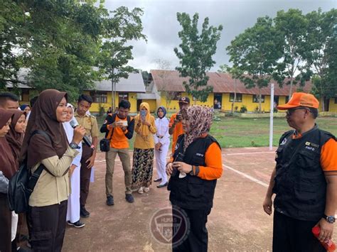 Kurangi Resiko Bencana Ketua Forum Prb Sosialisasi Di Sekolah Berita