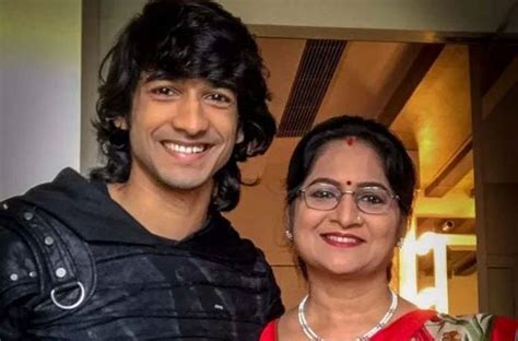 Shantanu Maheshwari Biography, Height, Age, TV Serials, Wife, Family ...