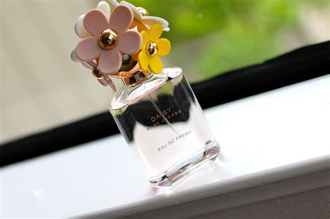 Marc Jacobs Daisy Eau So Fresh - Makeup and Beauty Blog