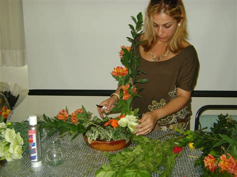 Garden Flowers Arte Floral e Decoração Curso Básico de Arte Floral em