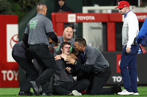 Phillies Fan Gets Body Slammed by Security After Celebrating Victory