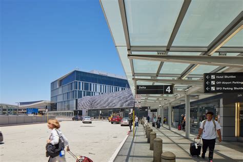 San Francisco International Airport Courtyard 3 Connector HOK