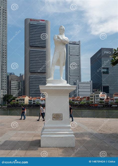 Sir Thomas Stamford Raffles Statue Editorial Image | CartoonDealer.com #78371614