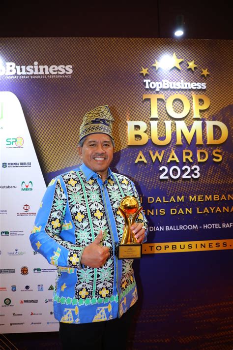 Bupati Siak Raih Penghargaan Top Pembina Bumd