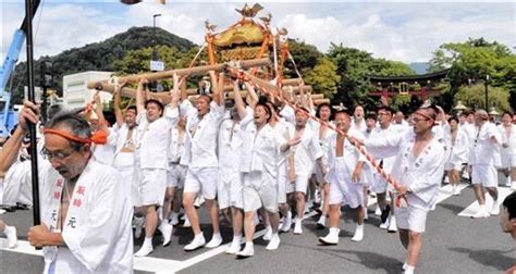 福井県 敦賀まつり神輿出発、港町に熱気 1300人威勢良く｜北陸新幹線で行こう！北陸・信越観光ナビ