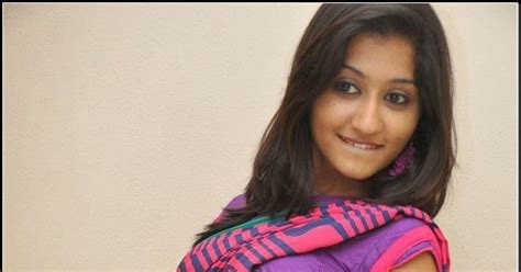 Akshaya Hot Navel In Saree Go Craze On It