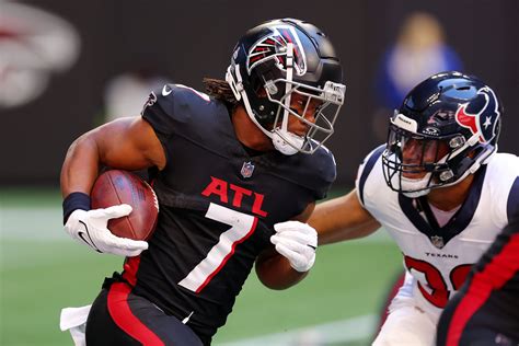 Twitter Reacts To Falcons Rb Bijan Robinsons