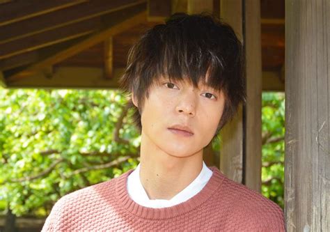 窪田正孝、30代への想いを語る！初のフォトブック発売で｜シネマトゥデイ