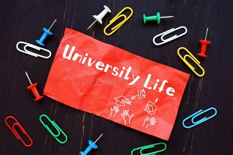 Concepto De Negocio Que Significa Vida Universitaria Con Frase En La