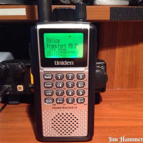 How to Listen To A Police Scanner | RatedRadarDetector