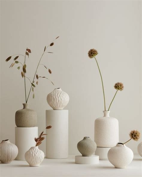 Chic Minimalist Spring Decor Ideas for Fresh Home Trends 2024