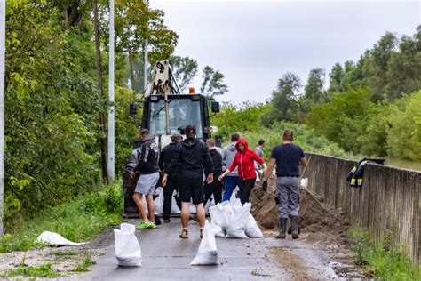 Dramatična borba sa poplavama u Hrvatskoj Drava pravi haos Reka