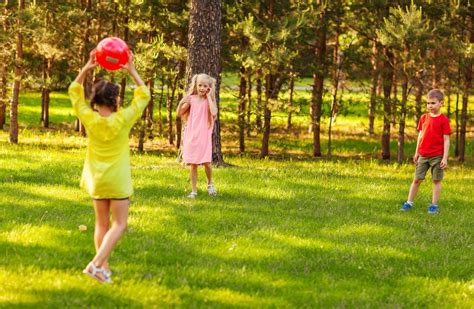 Jeux Pour Enfants 6 Idées à Réaliser Avec Un Ballon