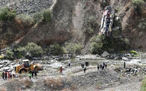 Jornal Correio Acidente ônibus no Peru deixa pelo menos 33 mortos