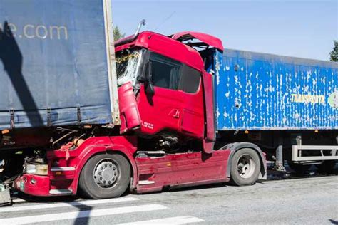 How Does A Truck Injury Attorney Prove Third Person Mistake In