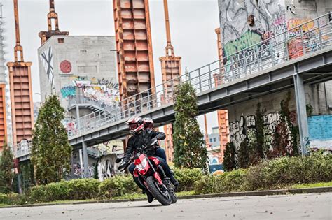 Motorrad Vergleich KTM 890 SMT 2023 Vs Ducati Hypermotard 950 2022