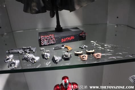 實拍 Hot Toys Suicide Squad 自殺特攻 超能暴隊蝙蝠俠1 6比例珍藏人偶 Toys Zone D 玩具兄弟 Figures Price List