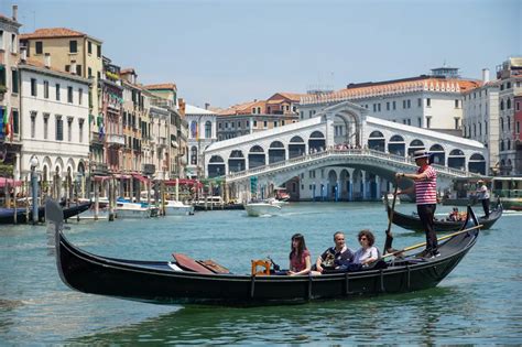 Veneza Se Prepara Para Cobrar Entrada De Turistas A Partir De 2022