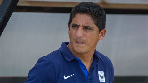 Alianza Lima La Duda De Guillermo Salas En El Lateral Derecho Para