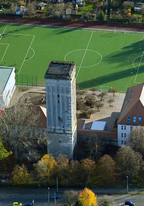 Luftaufnahme Berlin Schulgel Nde Mit Sportplatz Grundschule Am